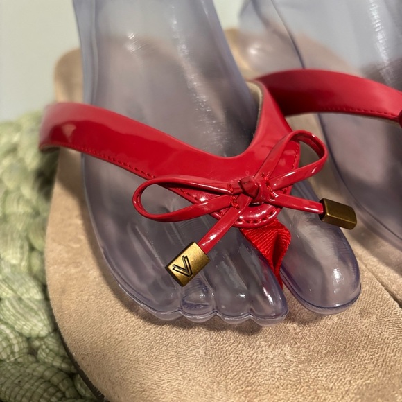 Vionic Bella Viva Magenta Red Patent Bow Thong Flip Flop Comfort Sandals - Picture 5 of 10